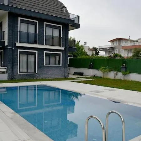 Sahnaz Suits Holiday home