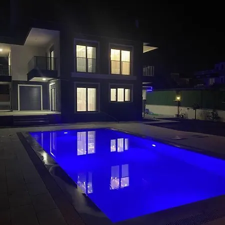 Sahnaz Suits * באלאק